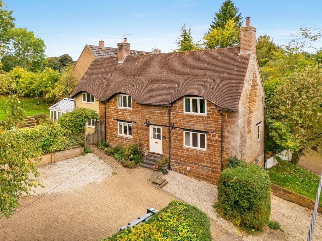 Property photo 1 of 48
