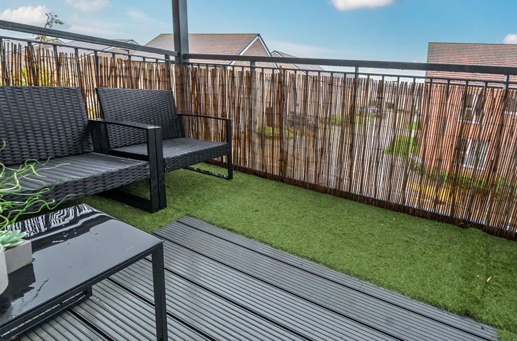 Property photo 2 of 8