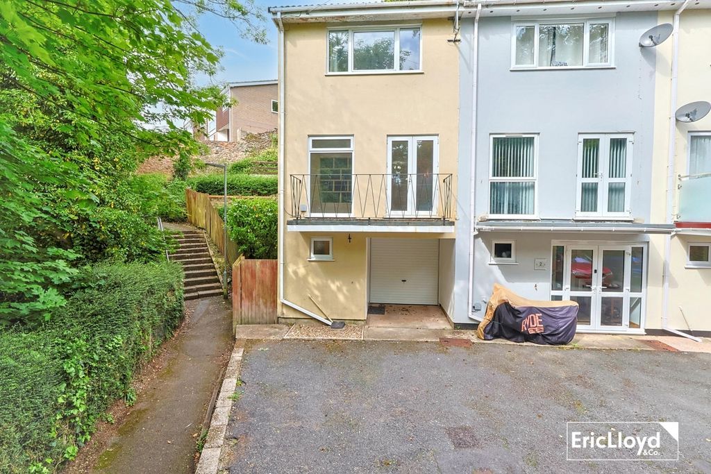Property photo 1 of 17 Photo 15