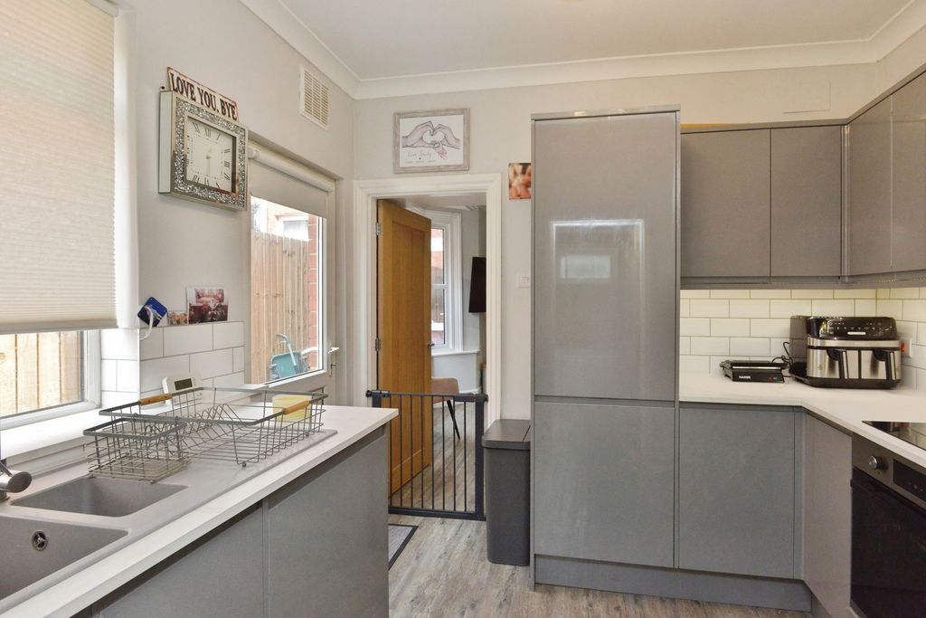 Property photo 3 of 20 Pbox-Img.Jpg