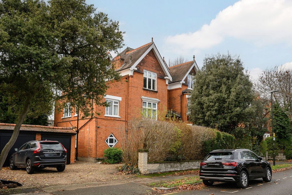 Property photo 3 of 26