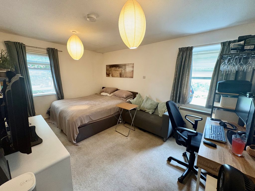 Property photo 2 of 4