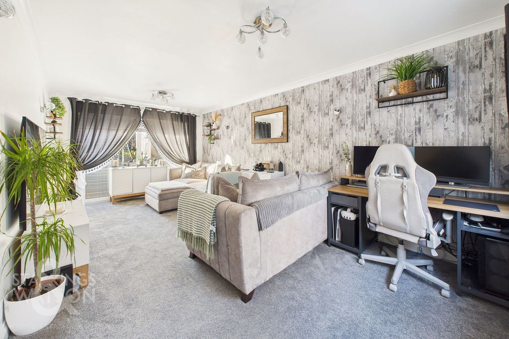 Property photo 2 of 26