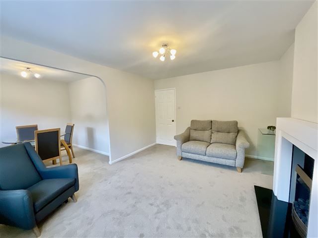 Property photo 3 of 18 Lounge