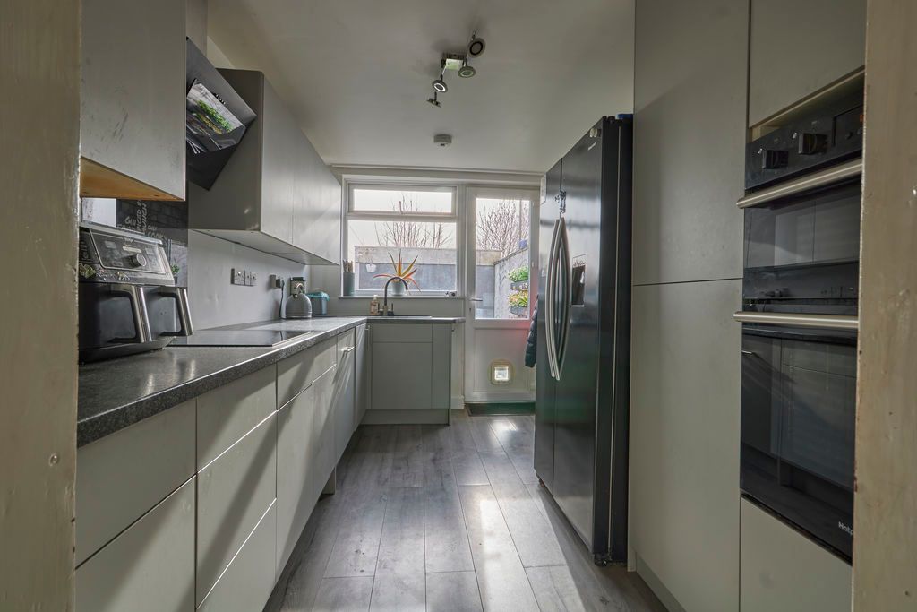 Property photo 3 of 15 Kitchen