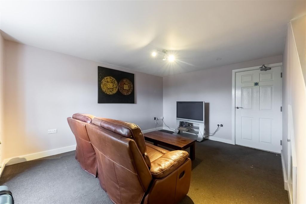 Property photo 3 of 17 Ba.Jpg