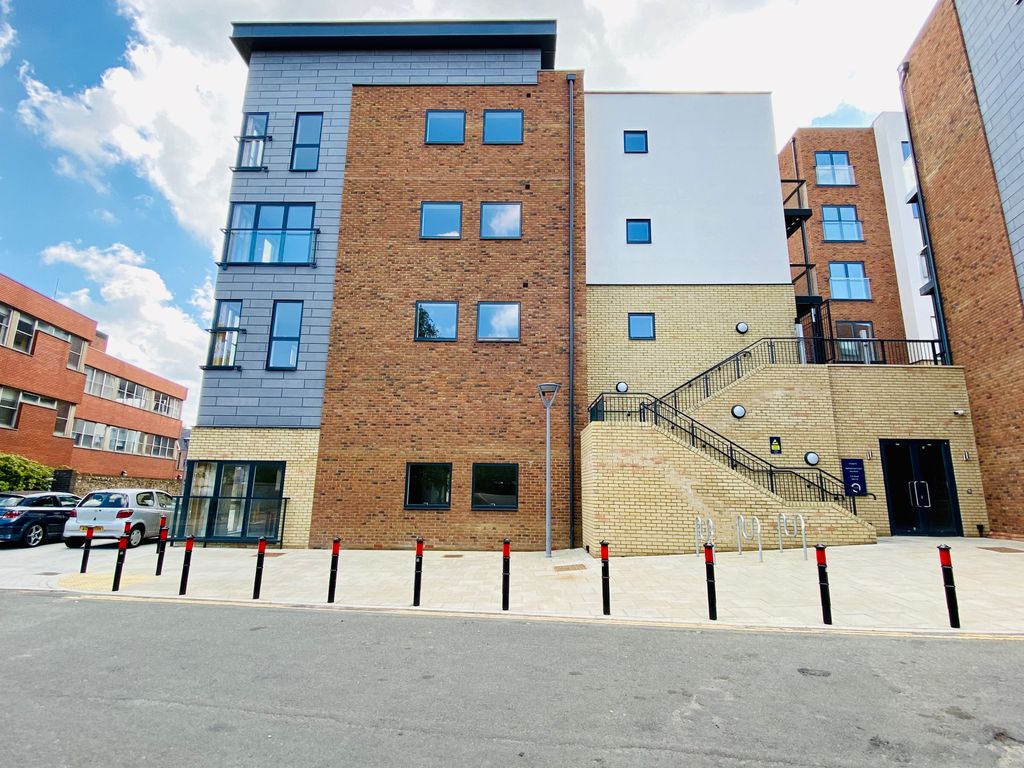 Property photo 1 of 8