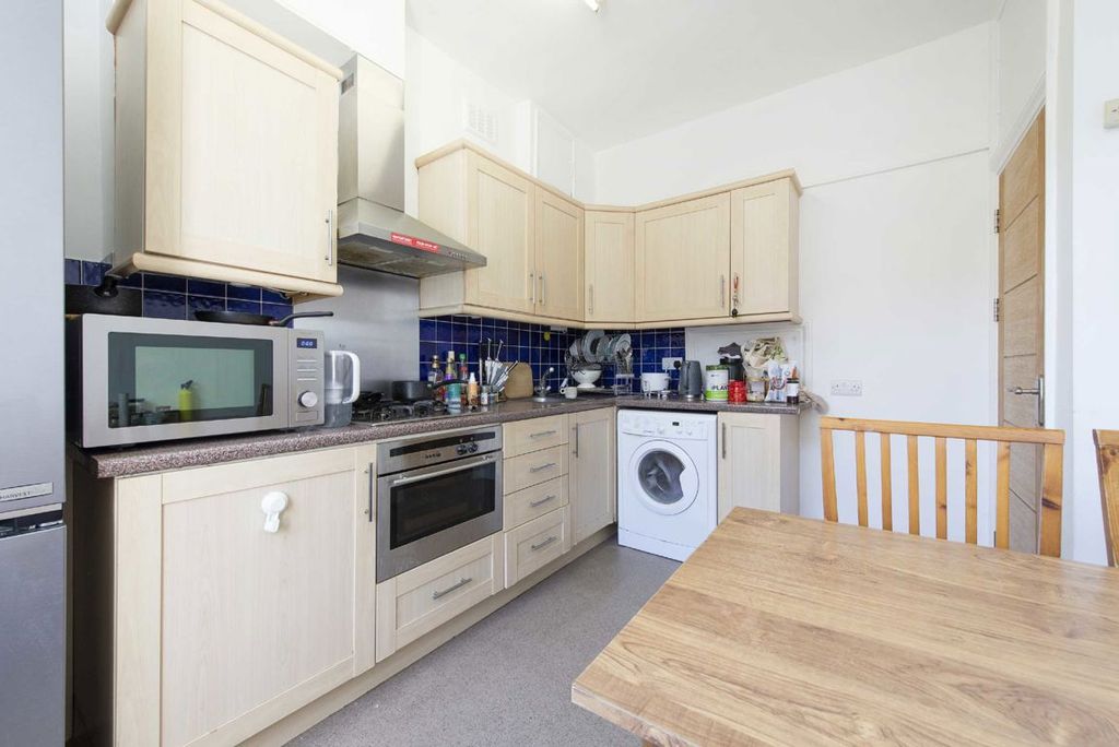 Property photo 3 of 4