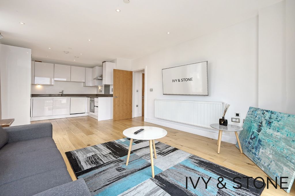 Property photo 2 of 15 4466301
