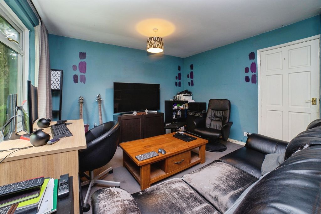 Property photo 3 of 13