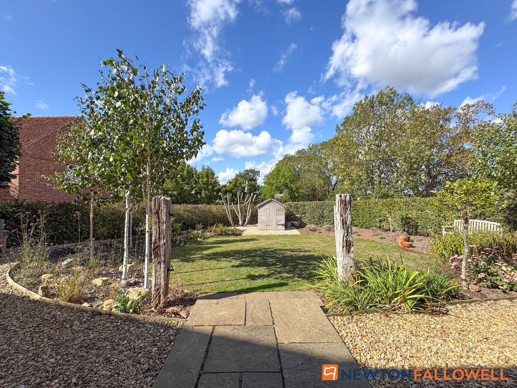Property photo 3 of 27