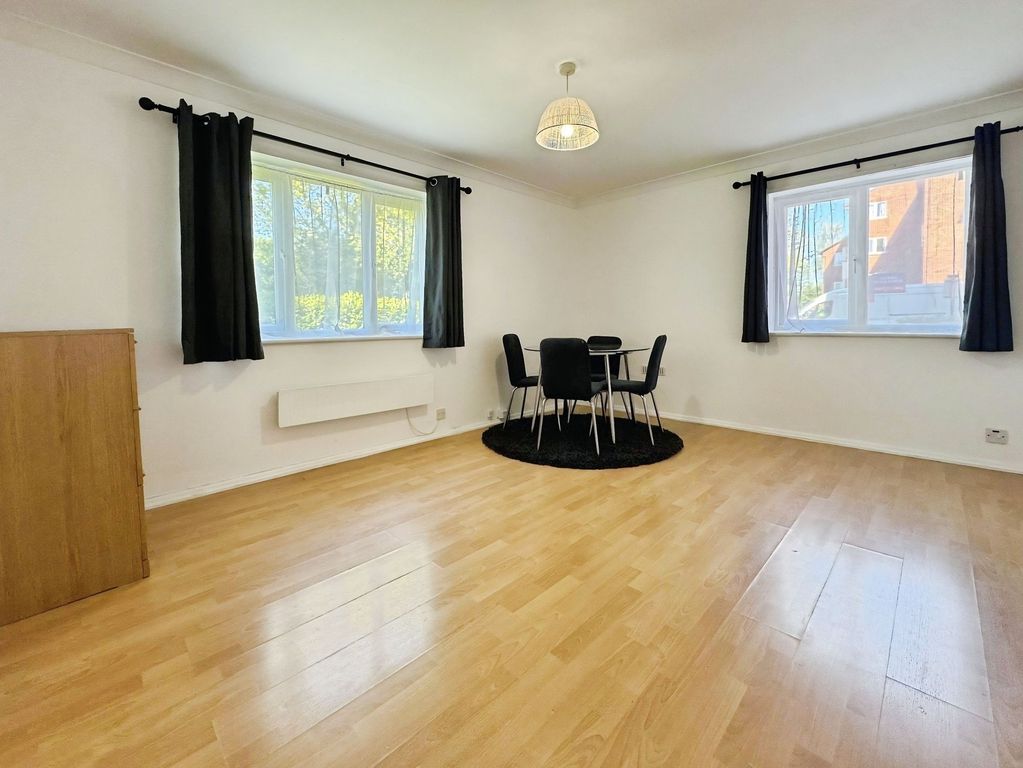 Property photo 3 of 7
