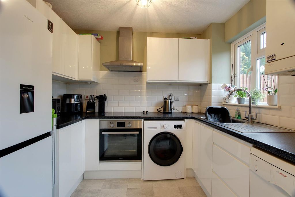 Property photo 3 of 16 Img_2945-Img_2947.Jpg