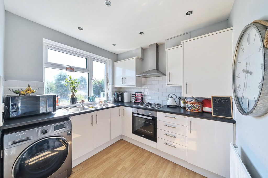Property photo 1 of 19 1317863-11-6870d6...