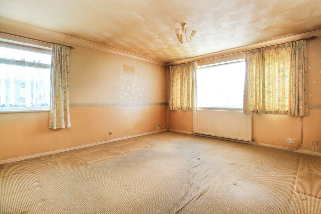 Property photo 2 of 12 Living Room