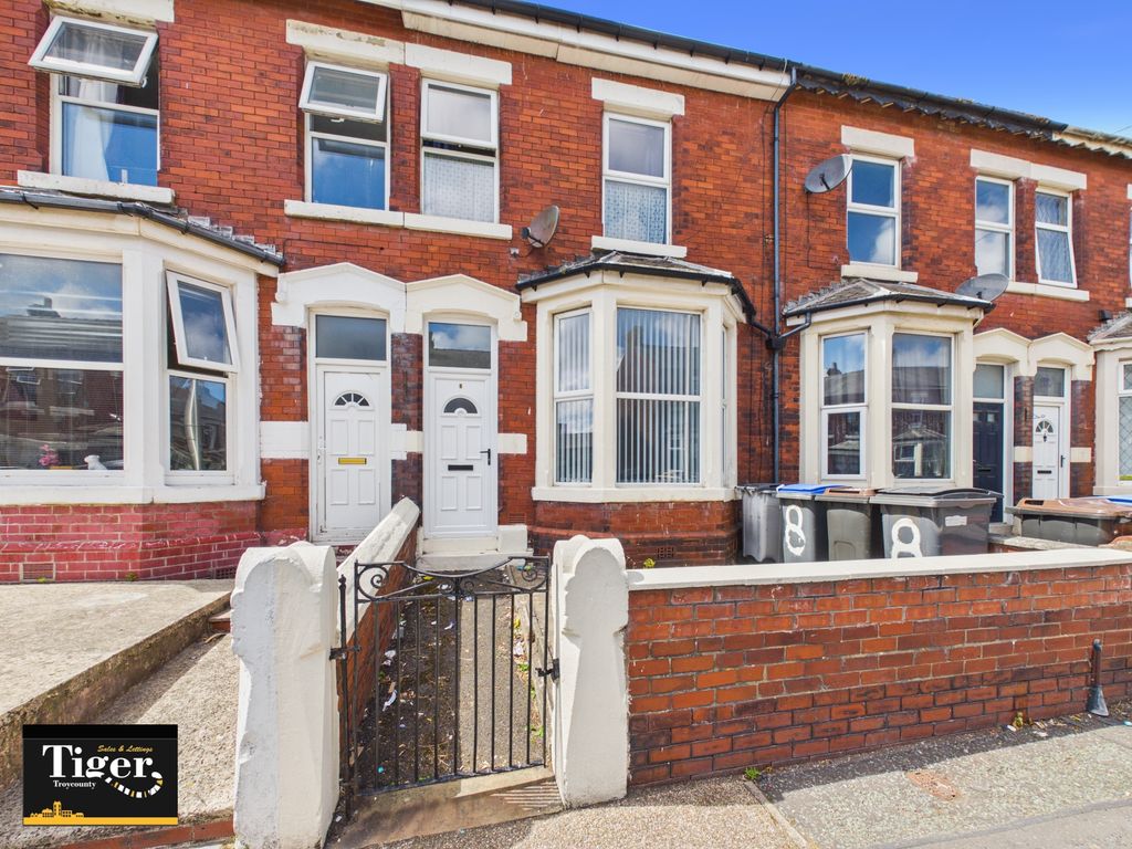 Property photo 1 of 10 Cam03440G0-Pr0653-Still009