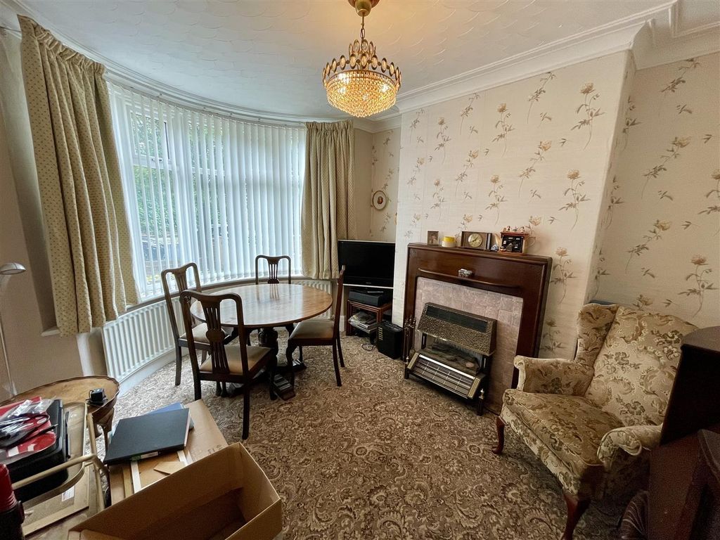 Property photo 2 of 10 Lounge