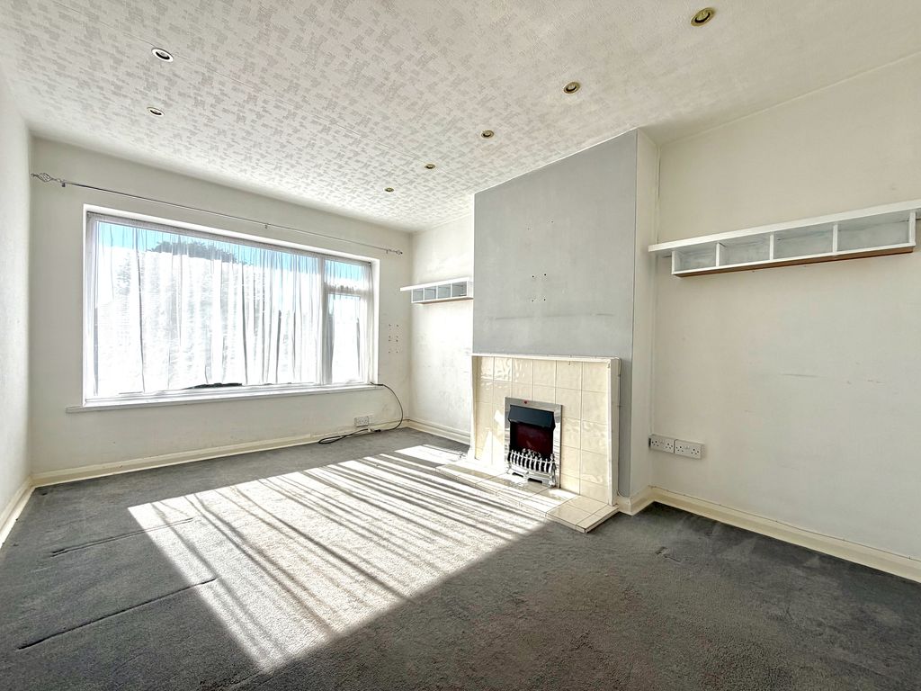 Property photo 2 of 12 Living/Dining Area
