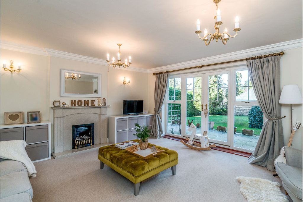 Property photo 2 of 7 d2573700-A52c-49A1-A