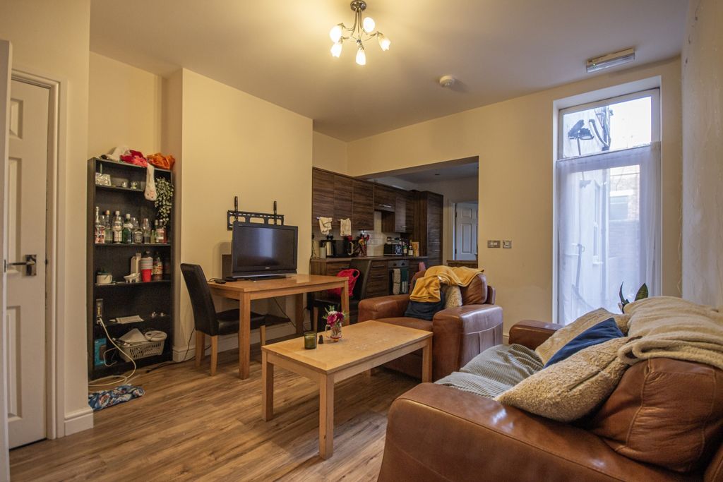 Property photo 2 of 13 2