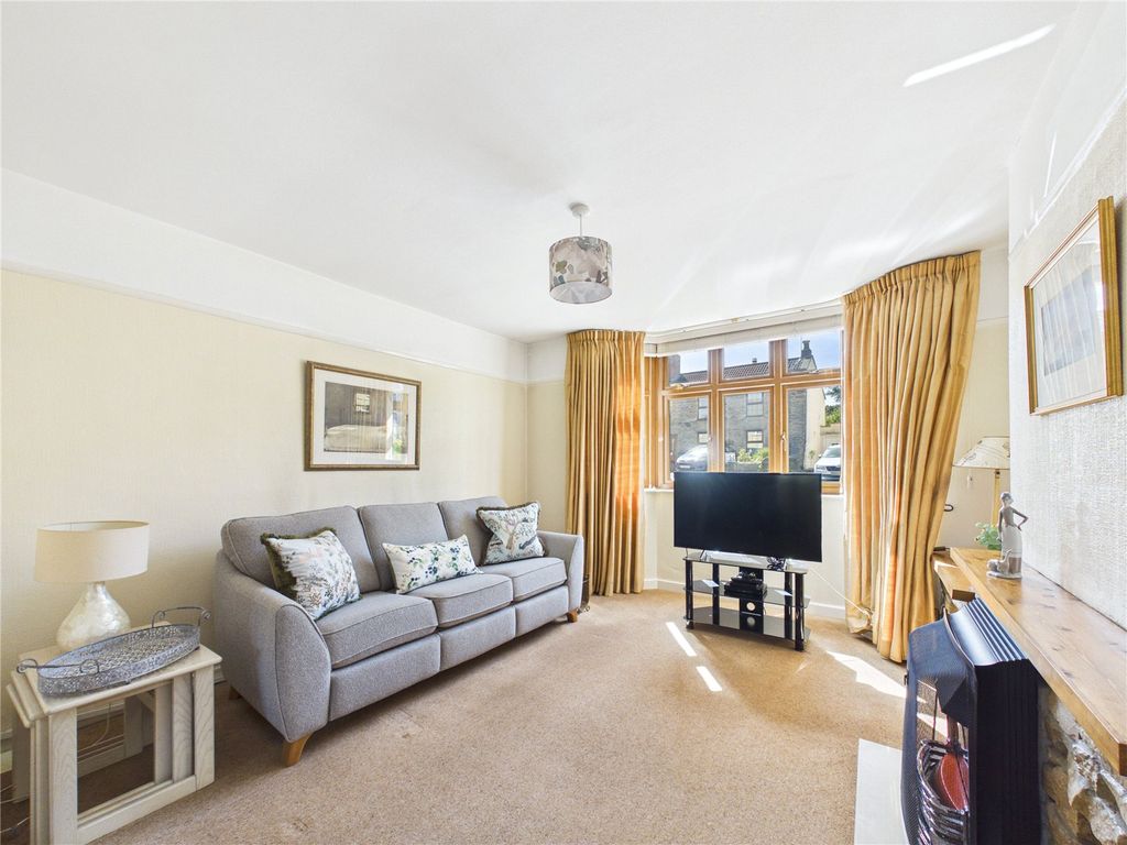 Property photo 2 of 19 Picture No. 14