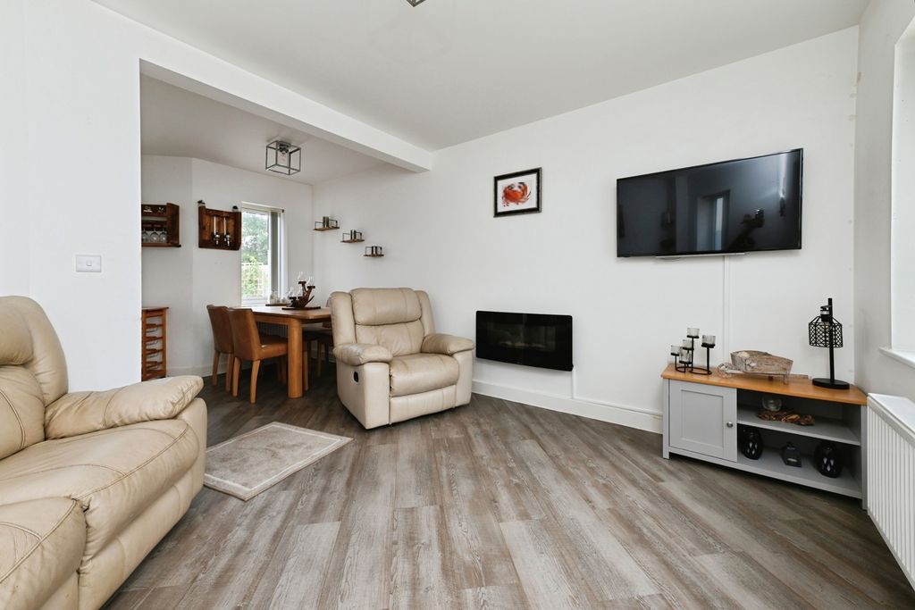 Property photo 3 of 18 Pbox-Img.Jpg