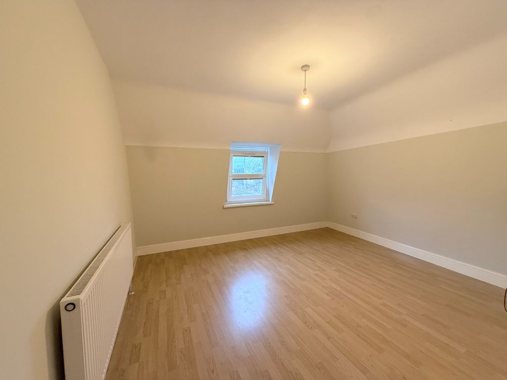 Property photo 3 of 4 5558652