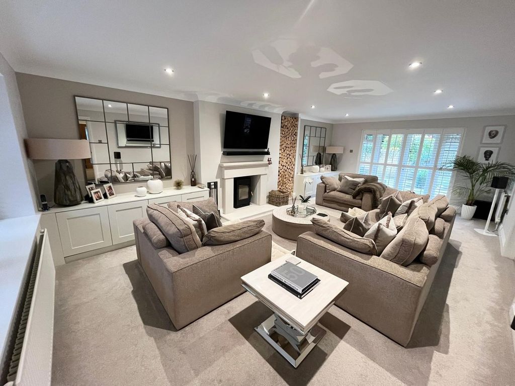 Property photo 3 of 48