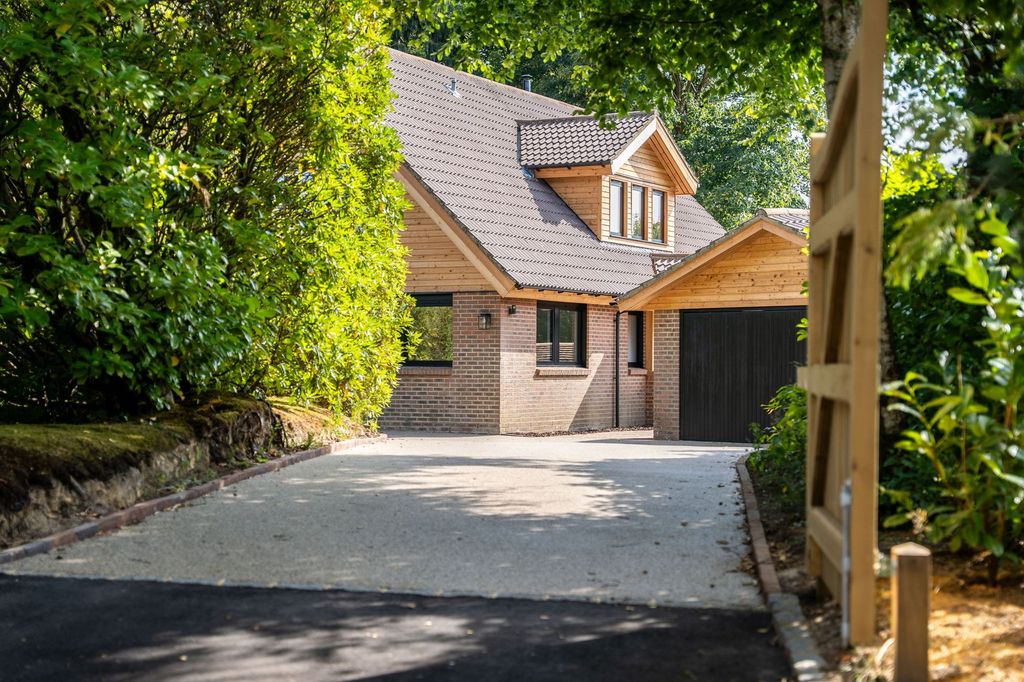 Property photo 1 of 22