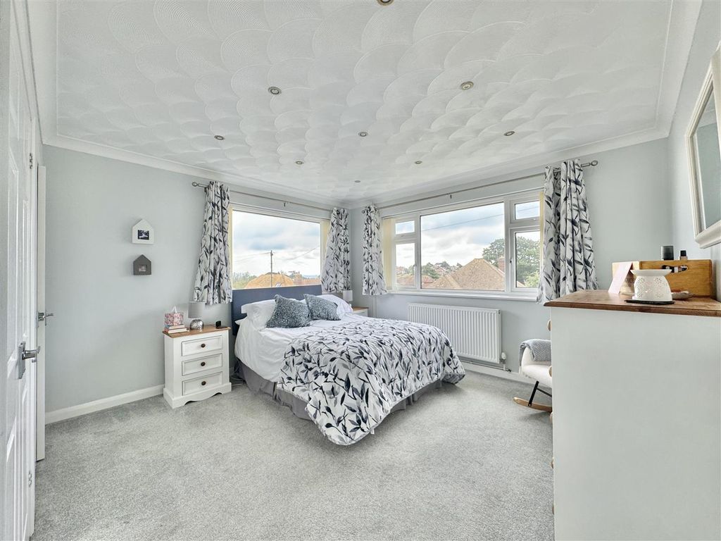 Property photo 3 of 25