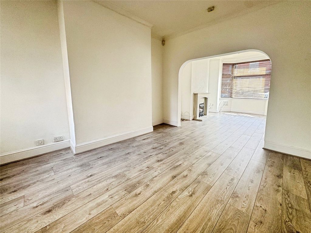 Property photo 3 of 12 Picture No. 04