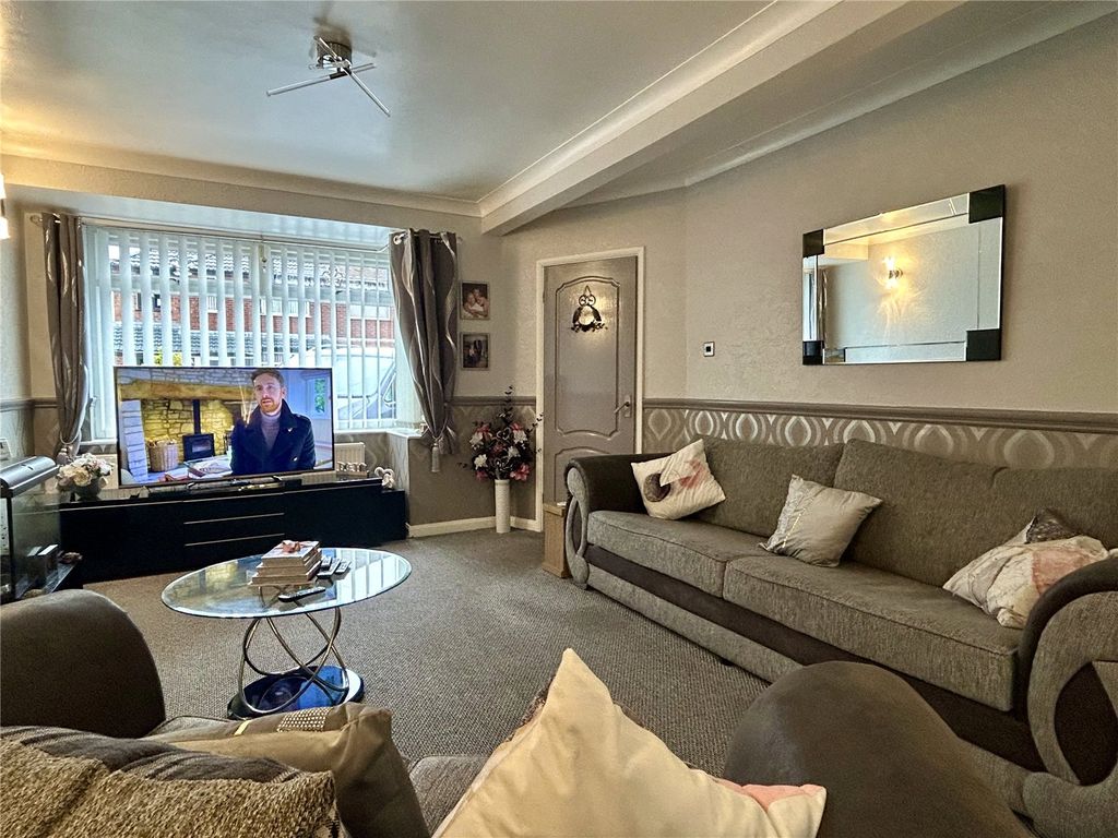 Property photo 3 of 20 Living Room