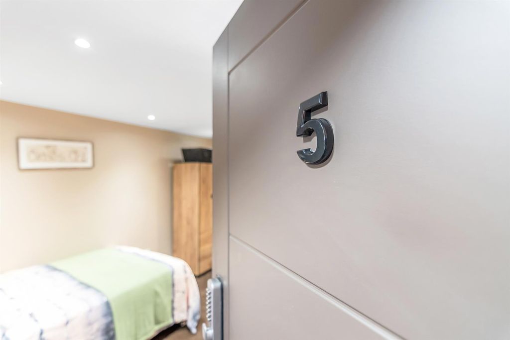 Property photo 2 of 22 125 St George_S Rd, Coventry CV1 2Dh (215).Jpg