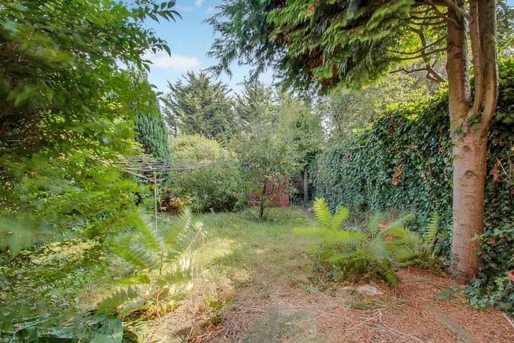 Property photo 2 of 11