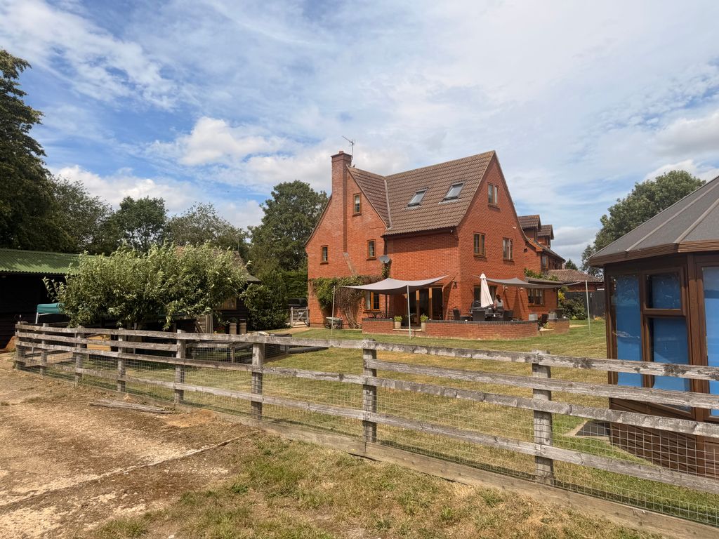 Property photo 2 of 19