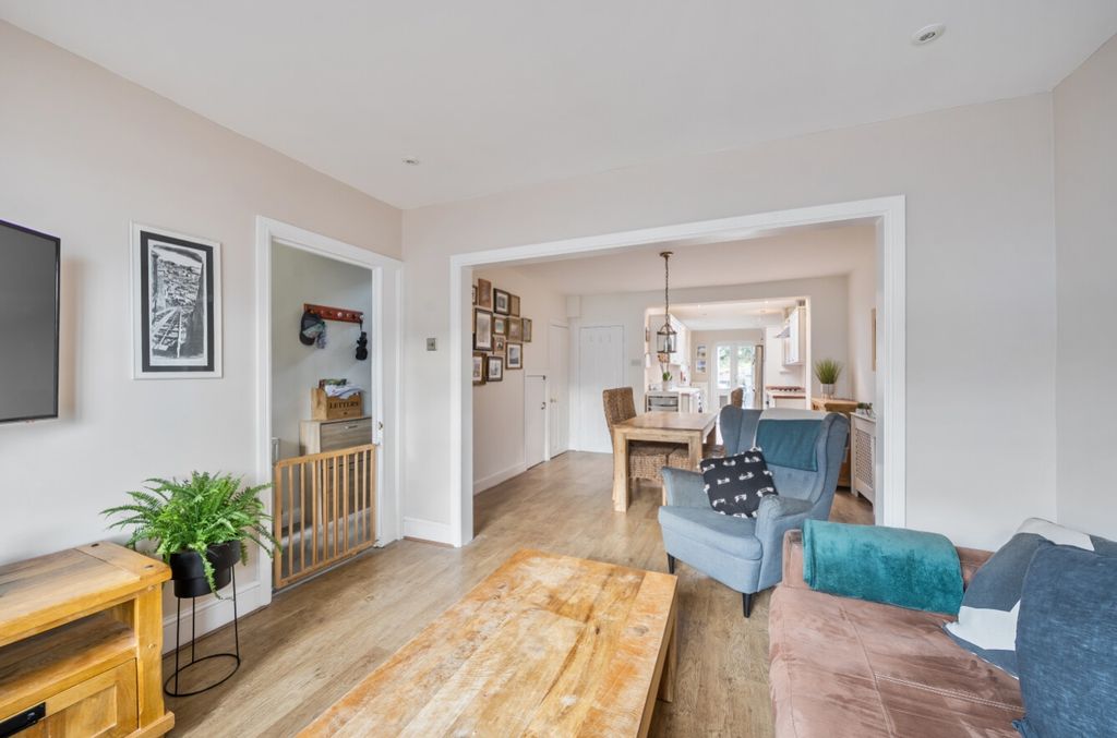 Property photo 1 of 13 1375390-10-690B2B90A50B5