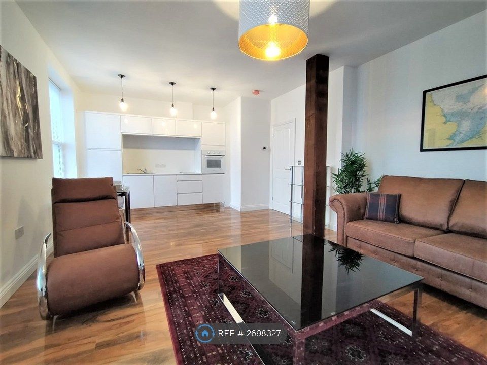 Property photo 1 of 7 Living Room