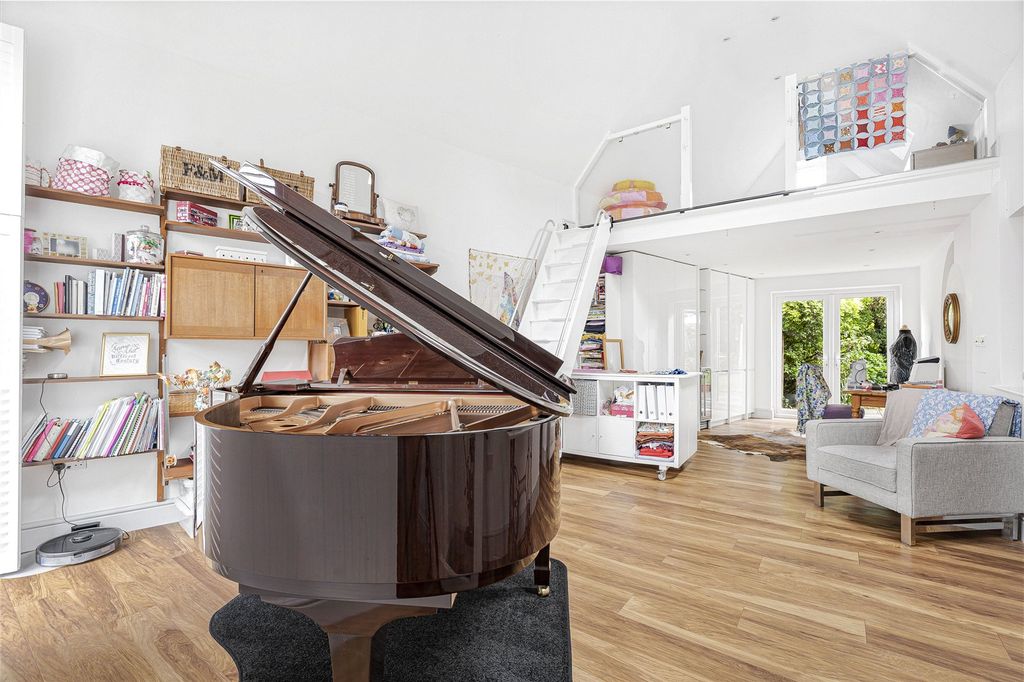 Property photo 2 of 25 Picture No. 03