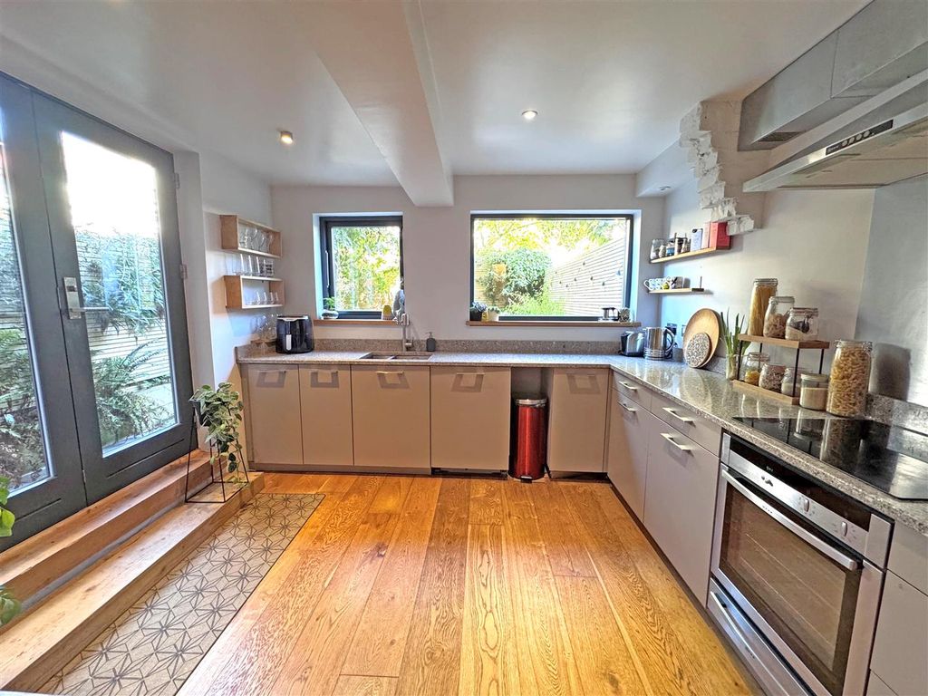 Property photo 3 of 26 12E.Jpg