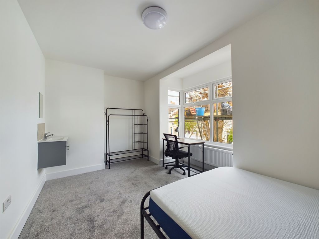 Property photo 1 of 9 Cam03519G0-Pr0044-Still011