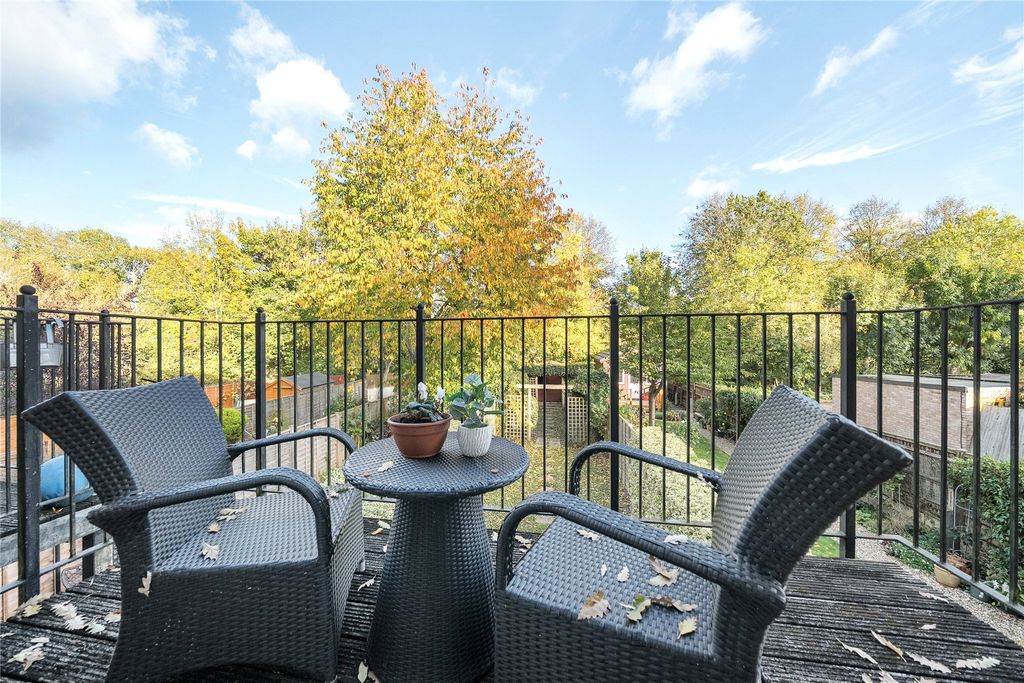 Property photo 2 of 28 Picture No. 05