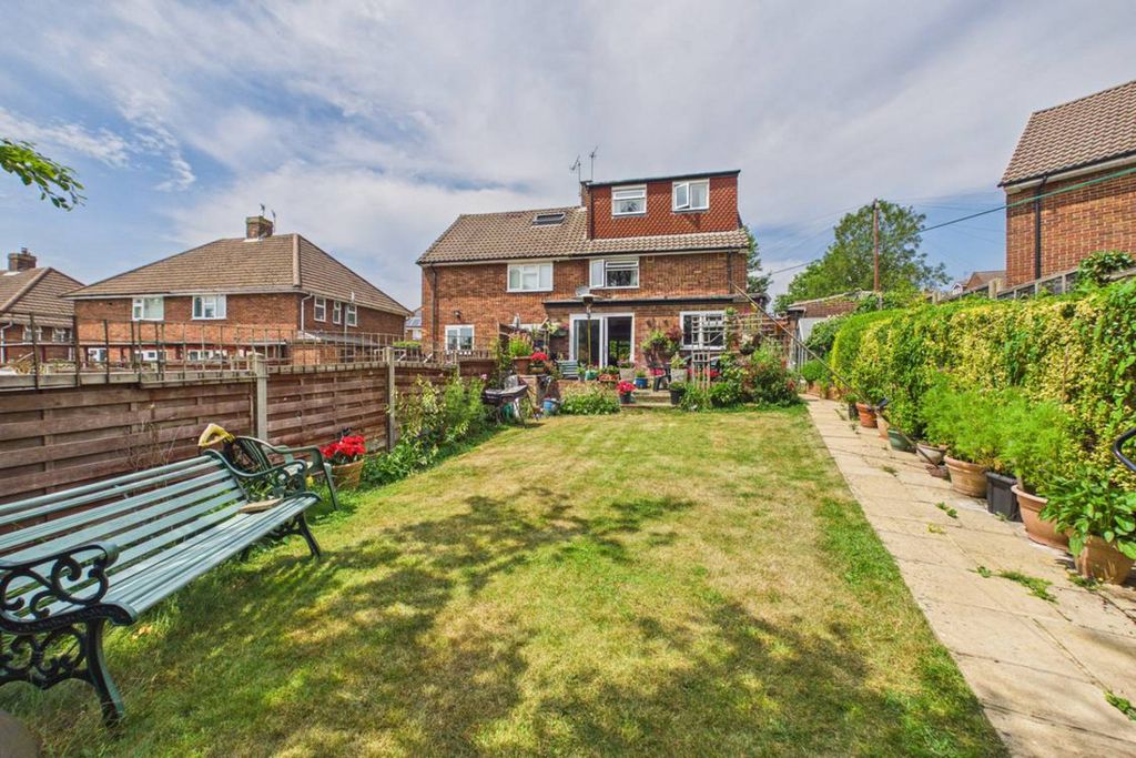 Property photo 2 of 25