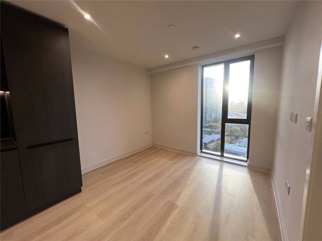 Property photo 3 of 24 Picture 3