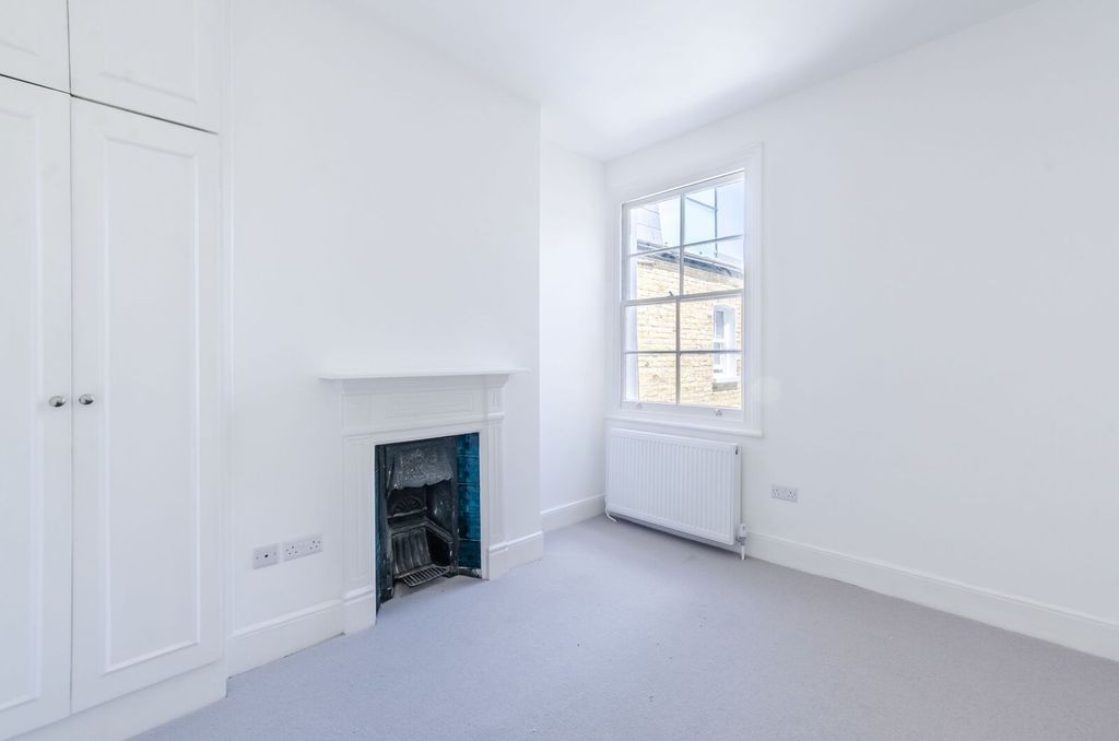 Property photo 2 of 9