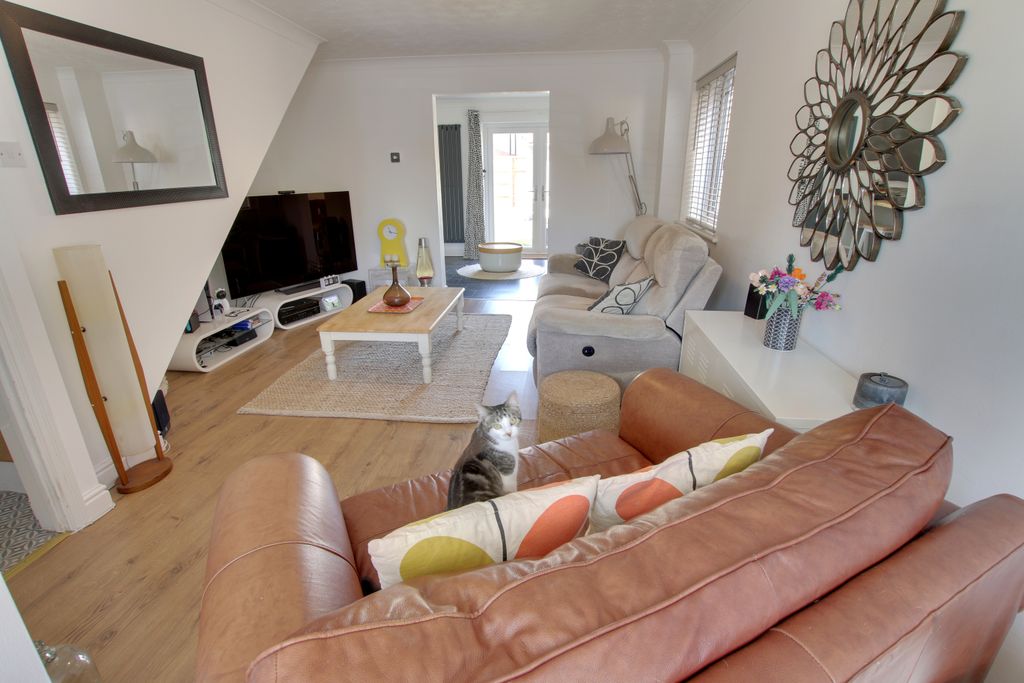Property photo 2 of 19