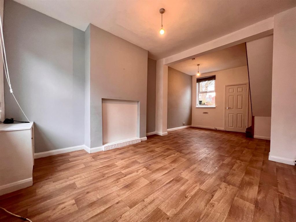 Property photo 3 of 10 31 Carnot Street 2.Jpg