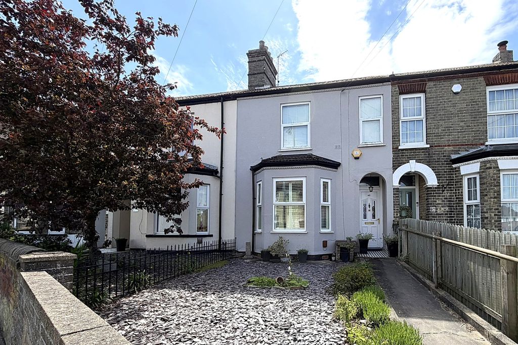 Property photo 1 of 18 Carlton Road, Lowestoft, Nr33