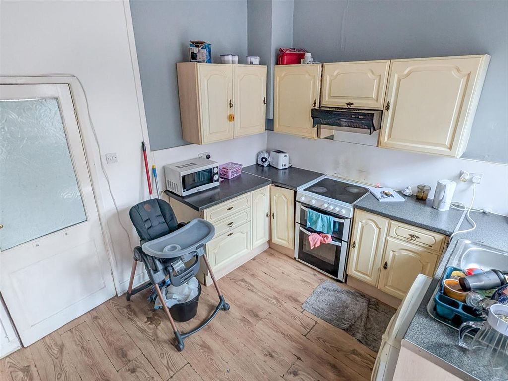 Property photo 3 of 7 06-12-2025__12-38-07_Pxl_20251206_101045749.Mpdyl.