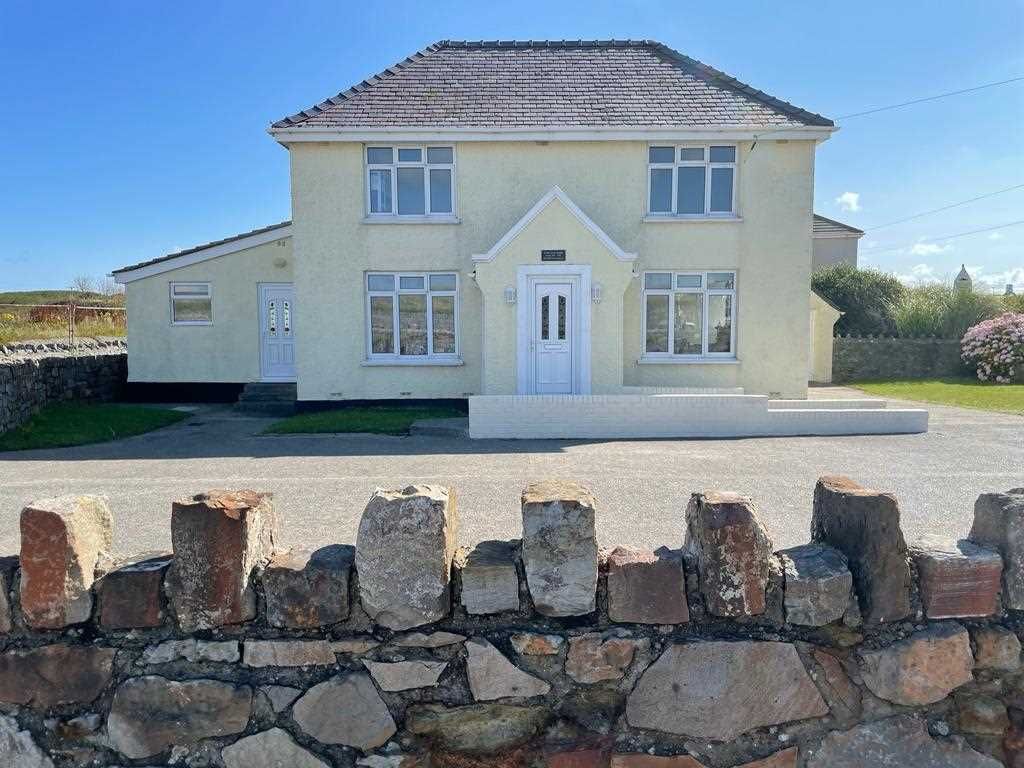 Property photo 2 of 32