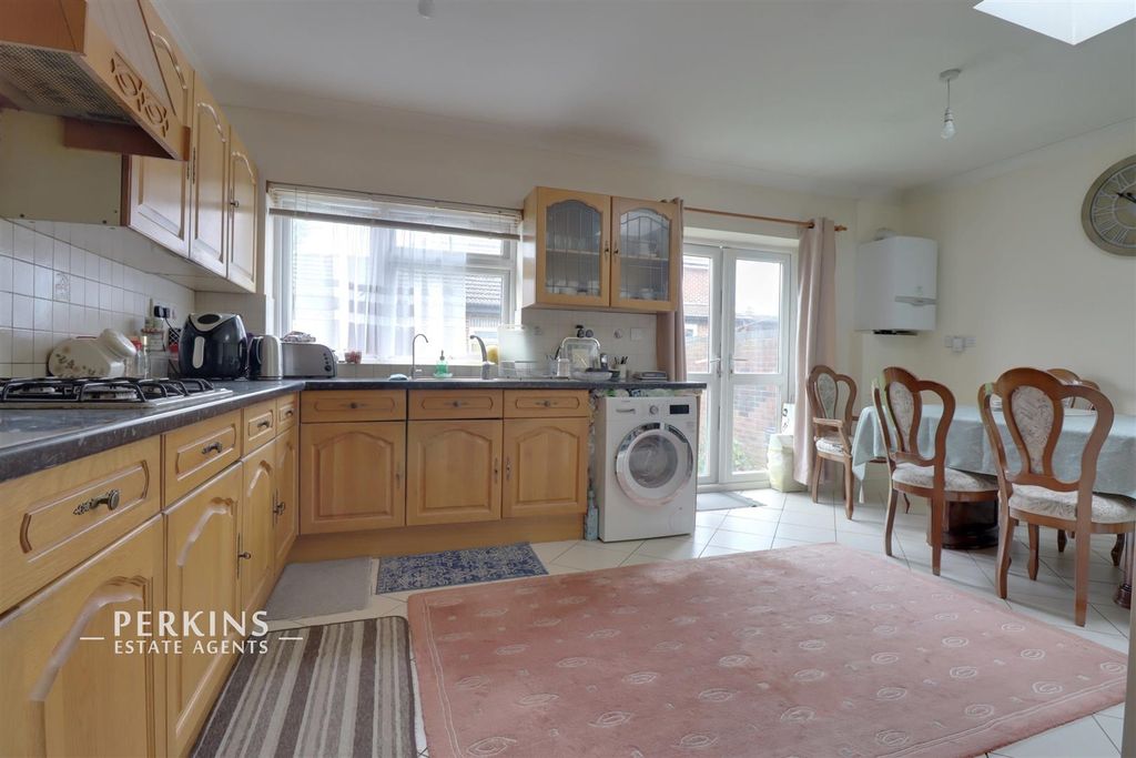 Property photo 2 of 13 Kitchen 2.Jpg